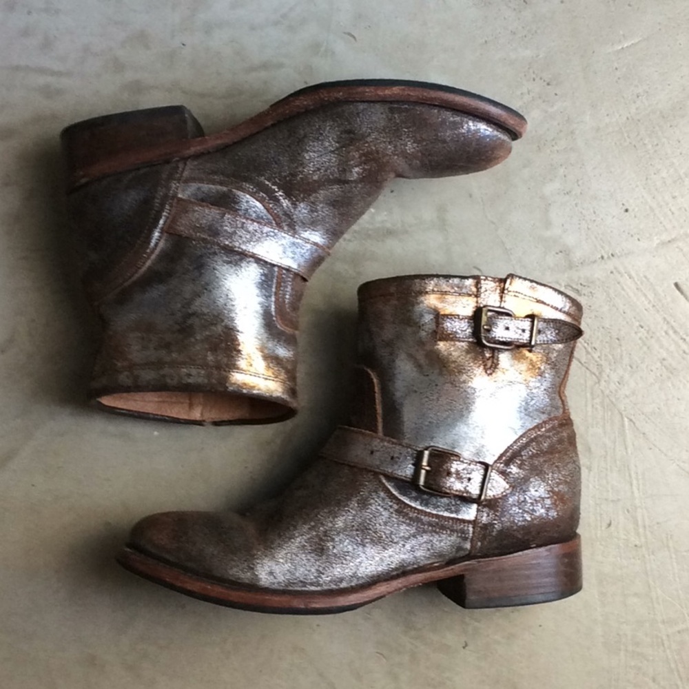 Matisse pewter distressed moto boots. - Picture 2 of 8